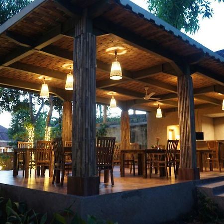 The Inn Sunsethouse Senggigi Extérieur photo