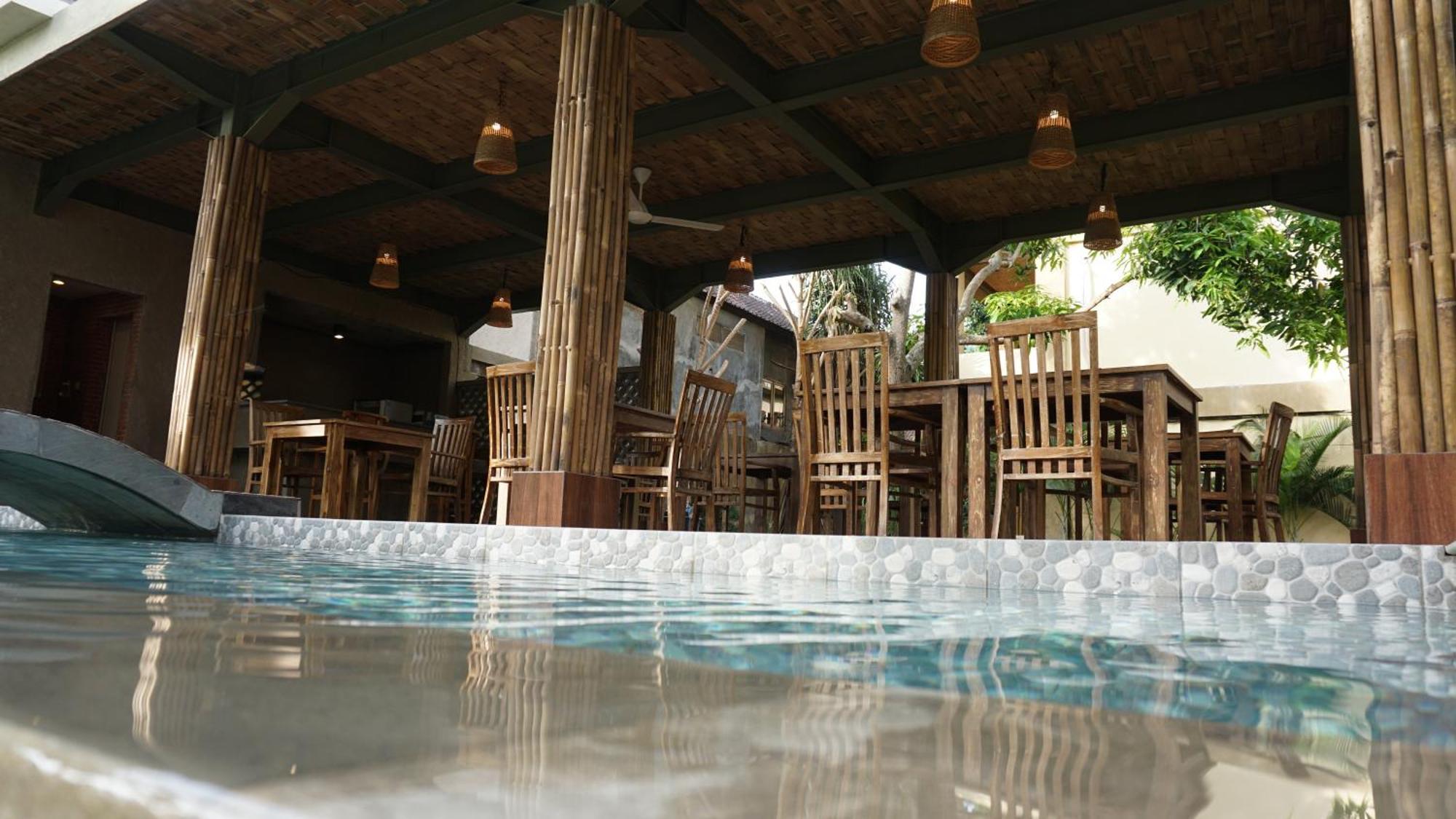 The Inn Sunsethouse Senggigi Extérieur photo